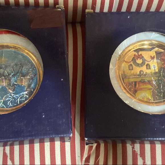 2 Collectible Plate Duffex Art Christmas - Gold Trim - Picture 2 of 5